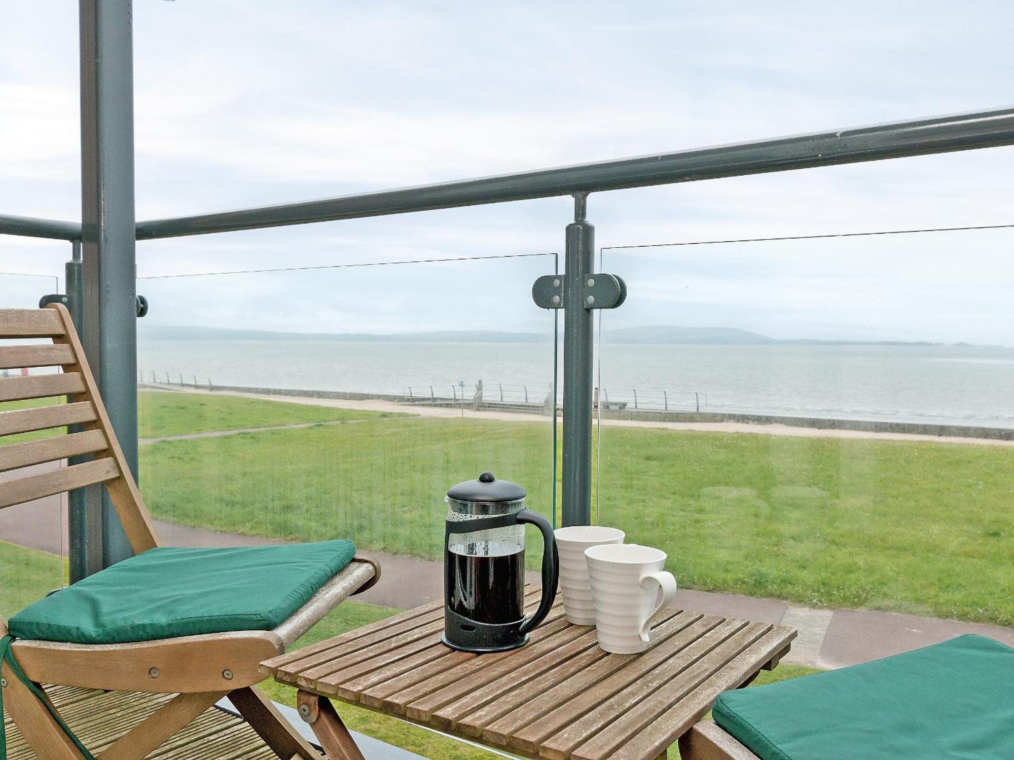 Beachlands Llanelli Bagian luar foto